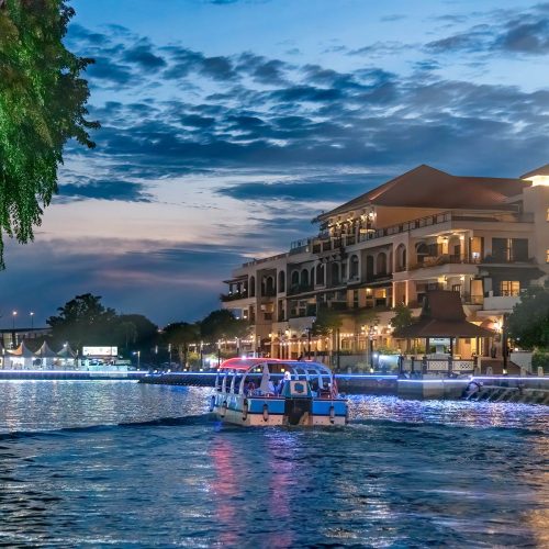 Malacca River Cruise at Night – Scenic Evening Experience Malacca River Cruise at Night – Scenic Evening Experience