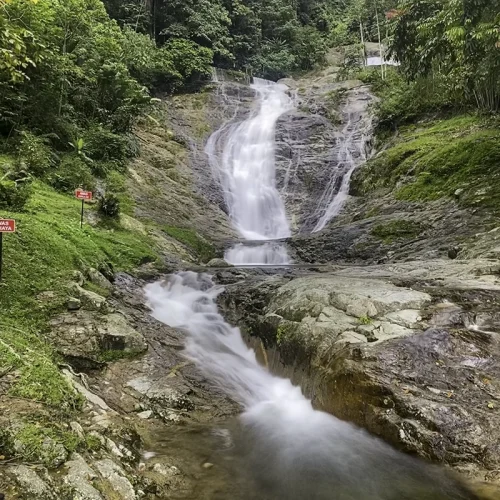 Lata Iskandar Waterfall Lata Iskandar Waterfall, a scenic stop included in the Cameron Highlands day tour from KL