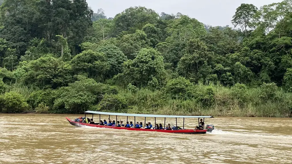 How to get to Taman Negara Pahang by longboat from Kuala Tembeling Jetty