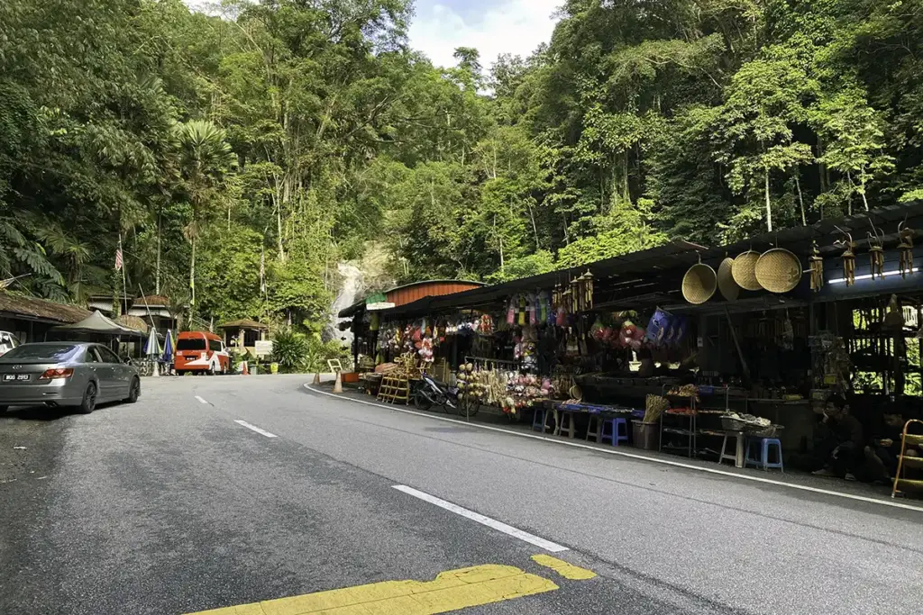 Tapah route to Cameron Highlands with roadside stalls near Lata Iskandar waterfall
