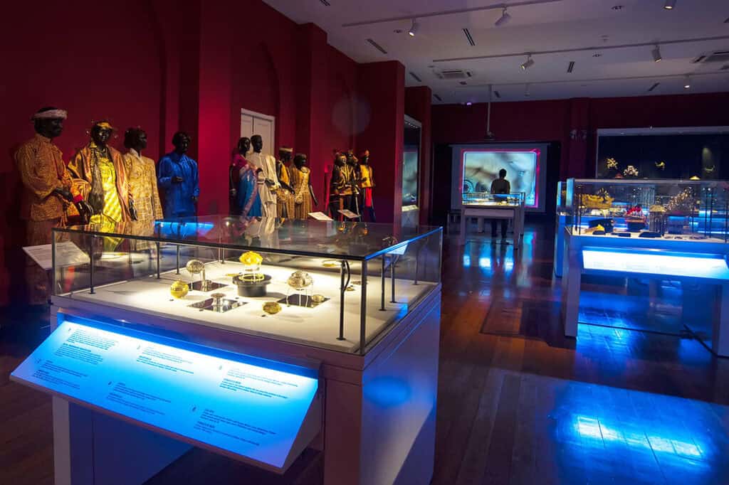 Traditional Malaysian costumes and royal regalia on display inside the Kuala Lumpur Textile Museum — a free cultural stop near Merdeka Square worth visiting