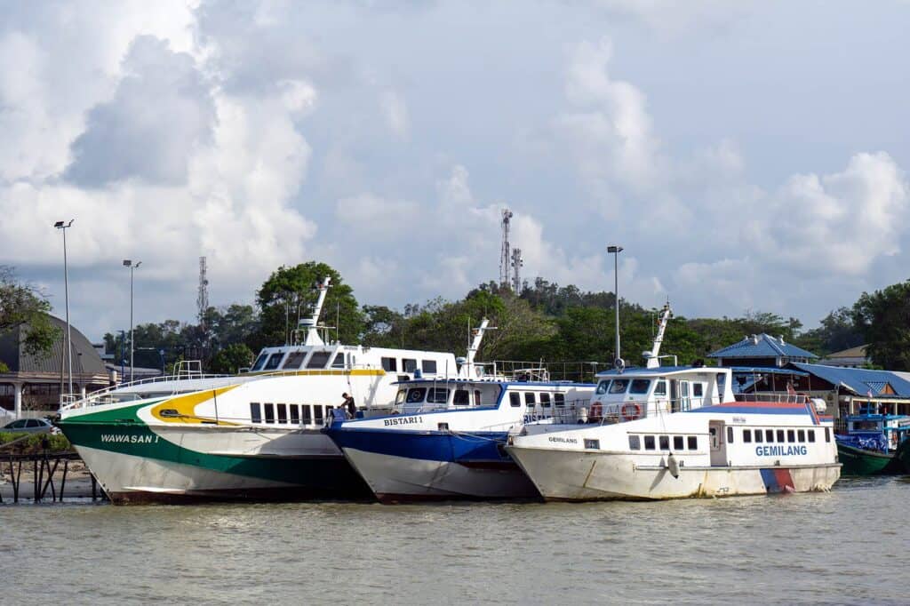 Ferries docked at Mersing Jetty including Wawasan 1, Bistari 1 and Gemilang — express boats serving Tioman Island and the east coast islands from Mersing