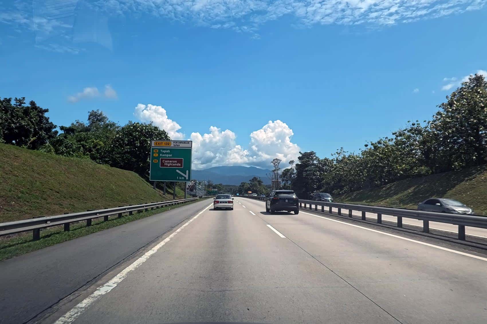 Highway signboard at Exit 132 Tapah showing the turn-off for Cameron Highlands on the North-South Expressway